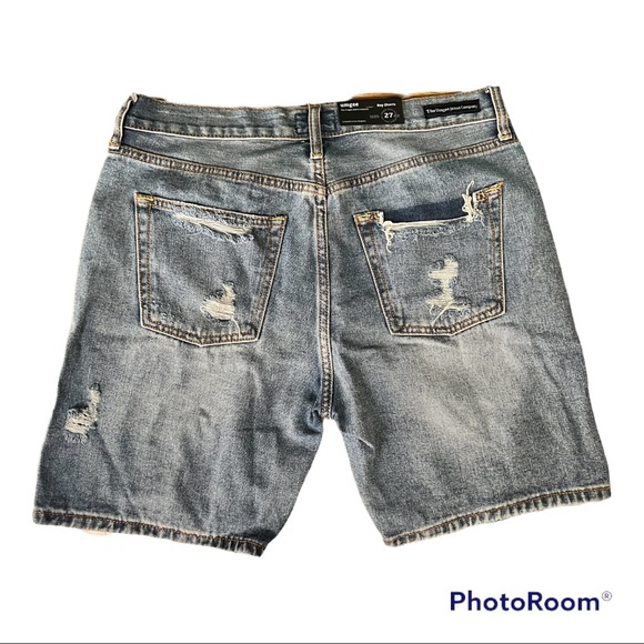 NWT Umgee Light Wash Distressed Button Fly Boyfriend Shorts - Picture 4 of 7